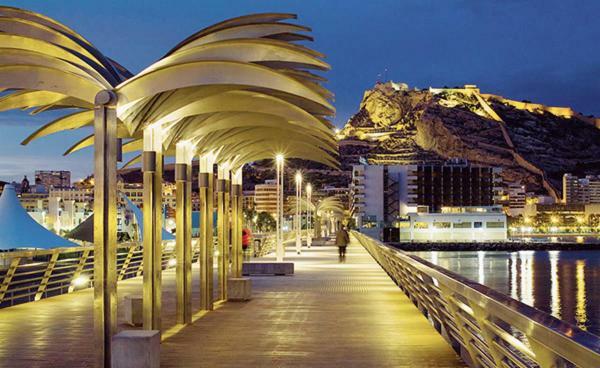 Un Lujo En El Corazon De Alicante Exterior photo